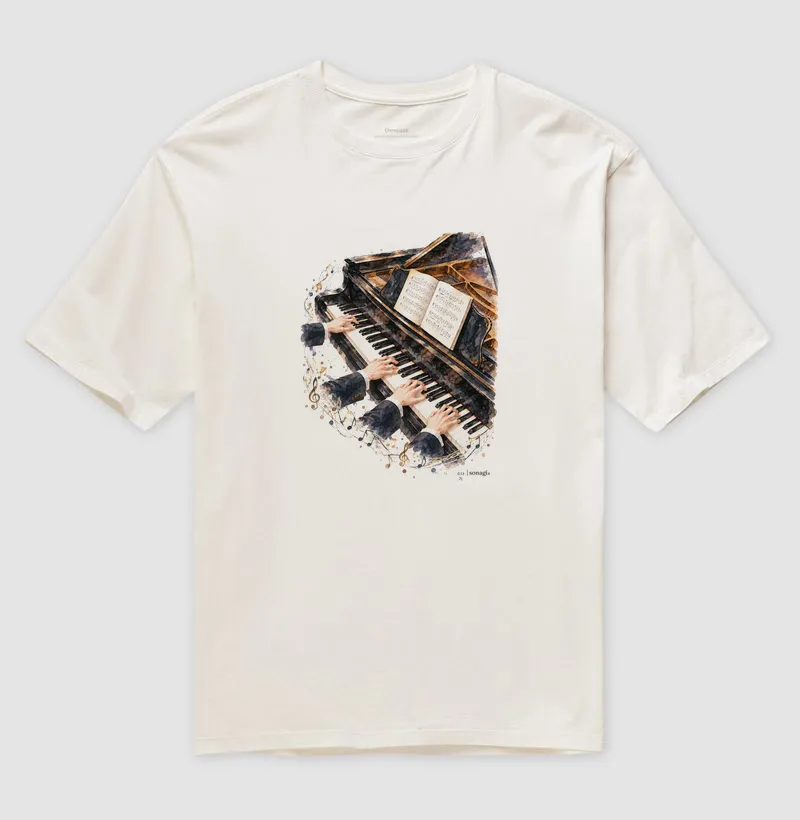 Camiseta Oversized - Quatro mãos ao piano
