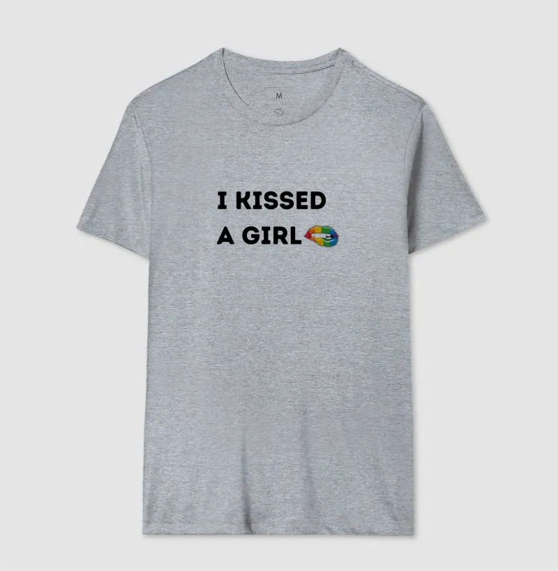 I KISSED A GIRL - Imagem 8