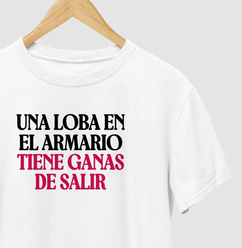 Una loba en el armario tiene ganas de salir