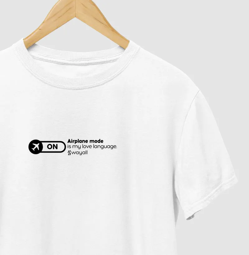 Camiseta Regular - - Airplane mode is my love language