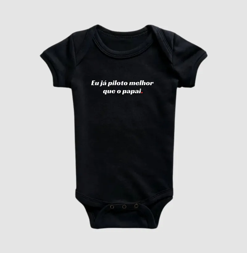 Eu já piloto melhor  que o papai.