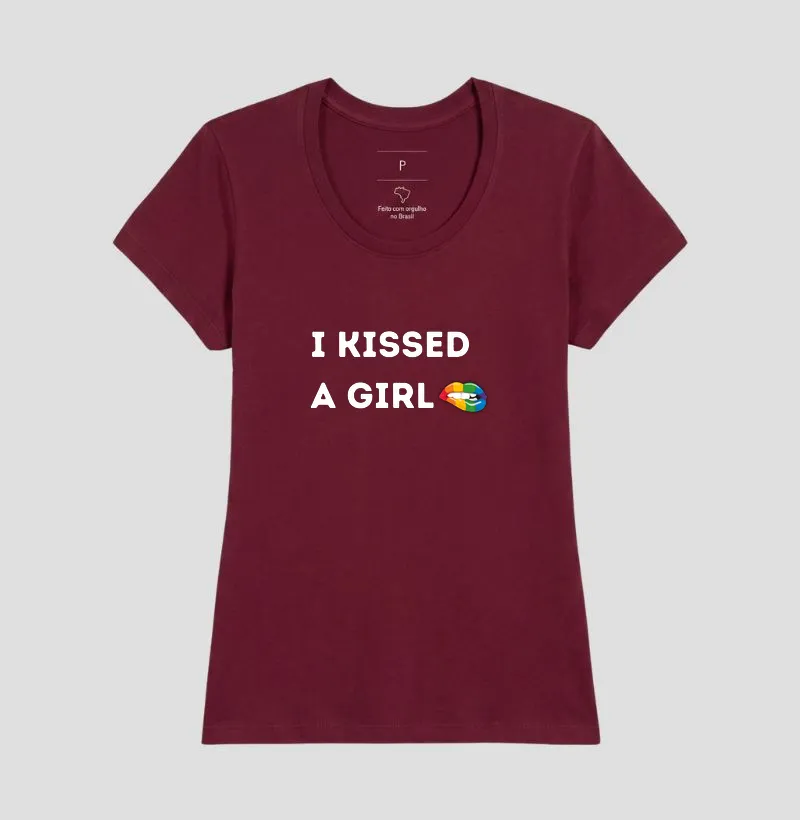I KISSED A GIRL - Imagem 19