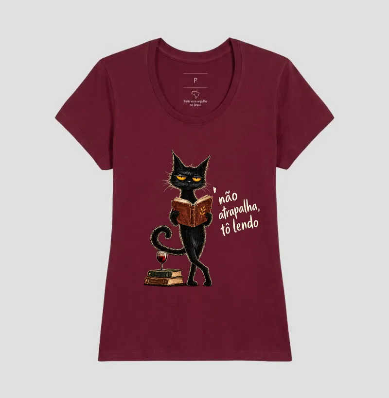 Camiseta Não Atrapalha, Tô Lendo — Gato Leitor - Imagem 19