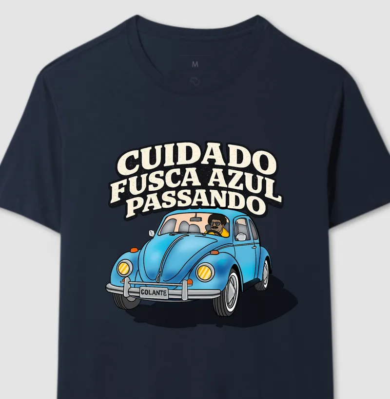 Cuidado fusca azul passando