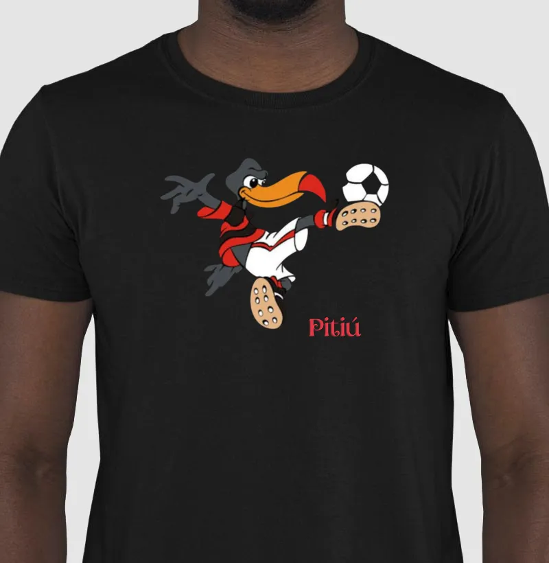 Camiseta preta Urubu Amazônico — Pitiú